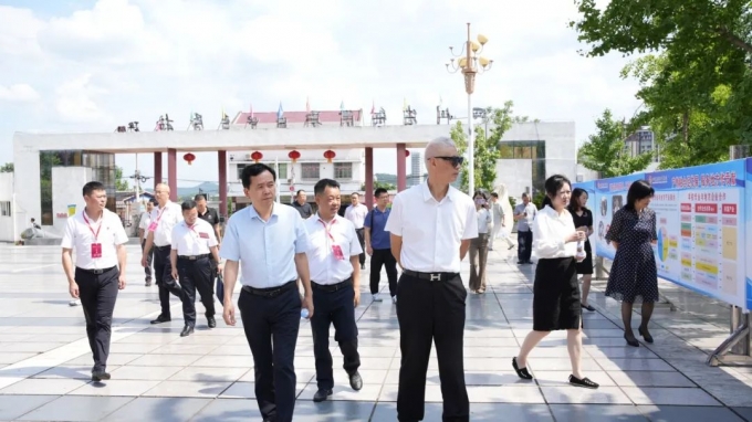 ���ڿ���ٿ�չ������﷫������|�����ְ��ӭ��ʡ�������������̡����ڼ�Ч����ʵ�ؿ���