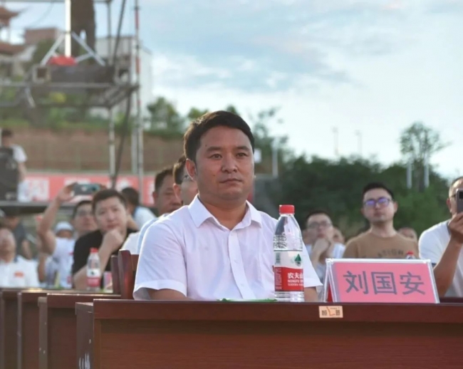 ����100����ܶ�����· ������������ף�й�����������100����